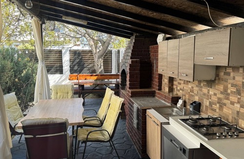 Mamaia-Sat Villa | Spacious 5-bedroom villa with WiFi and AC in beautiful Mamaia-Sat