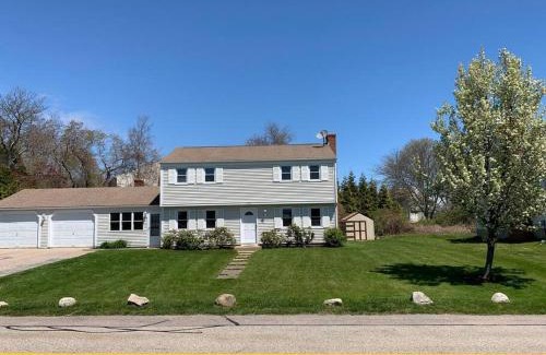 Eastward Look House | Spacious 5BR Beach House Vacation-walk to Scarborough!