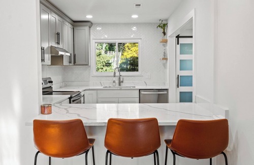 Fort Washington Villa | Spacious 6-bedroom with beautiful Garden for BBQ near Gaylor/MGM/National Harbor