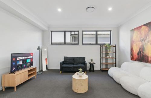 Victoria Point House | Spacious 6BR Home Near Beach in Victoria Point
