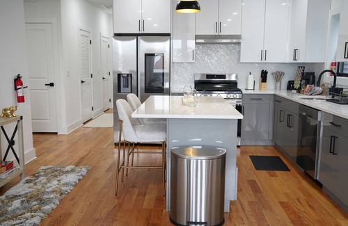 West Side House | Spacious 7-bedroom house in Jersey City