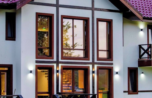 Bratca Villa | Spacious 7-bedroom villa in phenomenal Bratca with WiFi, sauna, jacuzzi