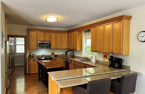 Saxony Forest House | Spacious 8-bedroom house with WiFi and AC on peaceful Lake Keowee private cove.