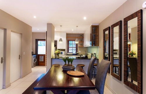 Stellenbosch Central Apartment | Spacious apartment in walking distance to wonderful restaurants in Stellenbosch