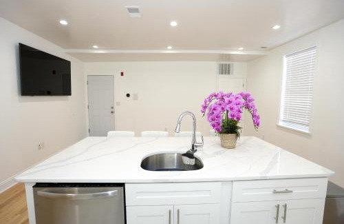 Point Breeze Apartment | Spacious and Brand New Apartment in Point Breeze - Prime Location