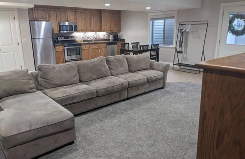 Lindon House | Spacious and Clean 2BR Home in Utah Valley