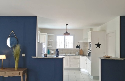 Mimizan Villa | Spacious and comfortable 8-person villa with swimming pool, quiet