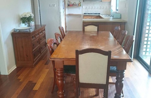 Wantirna South House | Spacious and cozy home next to Glen Waverley