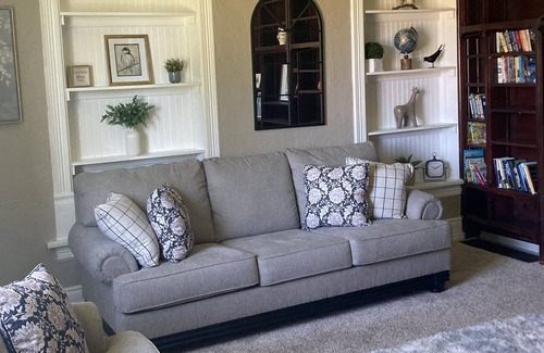 Monroe House | Spacious and Cozy Pioneer Home on Main Street In Monroe. Large yard, Game Room!