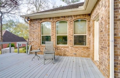 April Sound House | Spacious and Modern Home in Montgomery with Deck!