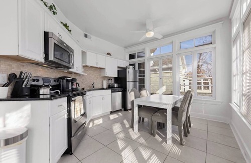 Walnut Hills Apartment | Spacious and Sunlit 2 Bedroom Near Eden Park