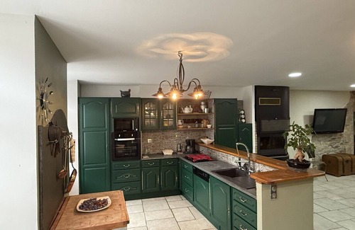 Barre-des-Cevennes Apartment | Spacious apartment in cévenol village house