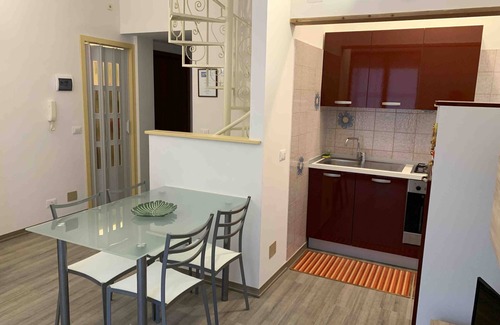 Pietra Ligure Apartment | Spacious apartment with sea view, pool, parking space