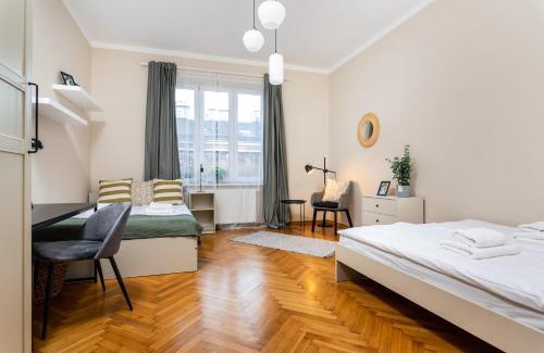 Stare Miasto Apartment | Spacious Apartment Around The Food Market - 5' to the Market Square - by Upstairs