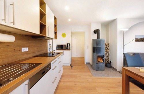 Moessingen Apartment | Spacious Apartment Maja