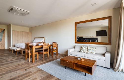 El Zonte House | Spacious Apartment with Balcony
