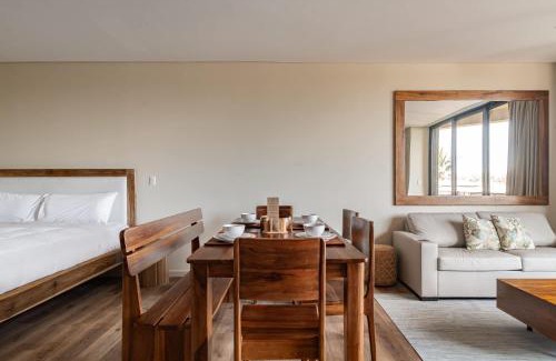 El Zonte House | Spacious Apartment with Balcony