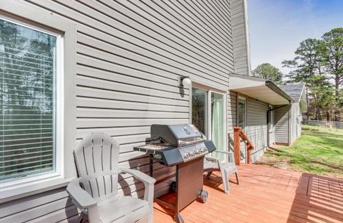 Rogers House | Spacious Arkansas Retreat with Deck, Hot Tub and Grill