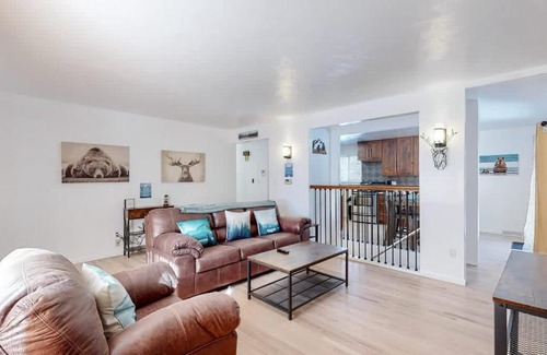 Alta Vista Area House | Spacious Arvada Family Home with King Beds and Office