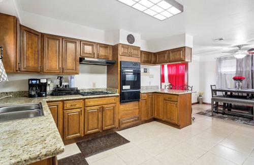 Plum Orchard House | Spacious & Availablen10 Mins Away from the French Quarters!nHome Away From Home!