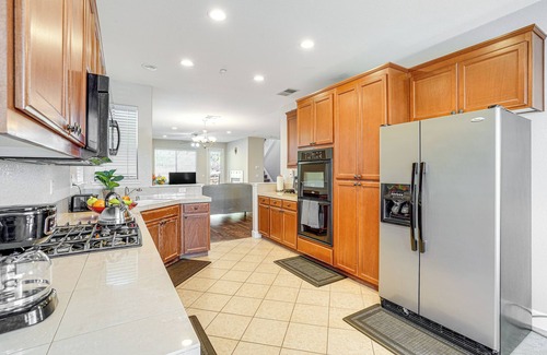 Pittsburg House | Spacious Bay Point Family Home w/Private Yard!