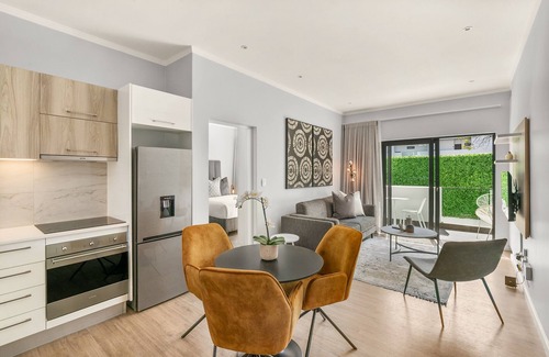 Greater Johannesburg Metropolitan Area Apartment | Spacious | Brand New | 2 Bed | Rosebank