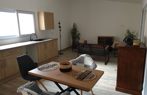 Nefiach House | Spacious, bright, air-conditioned T2 with large garden