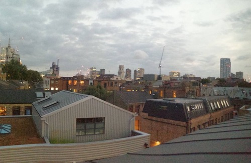 Haggerston Apartment | Spacious bright top floor apt w/view, gym, courtyard in the heart of Shoreditch