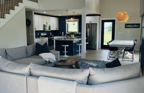 Republican City Cabin | Spacious cabin located half mile from Harlan County Lake. Sleeps 12 comfortably.