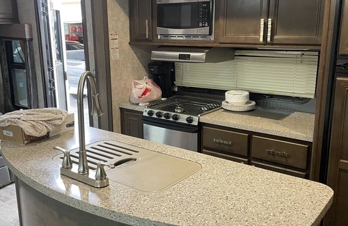 Ranchettes House | Spacious Camper 10 minutes from Frontier Park