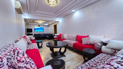 Hay Hassani Apartment | Spacious & chic - 3 min from Casa City Finance " CFC "