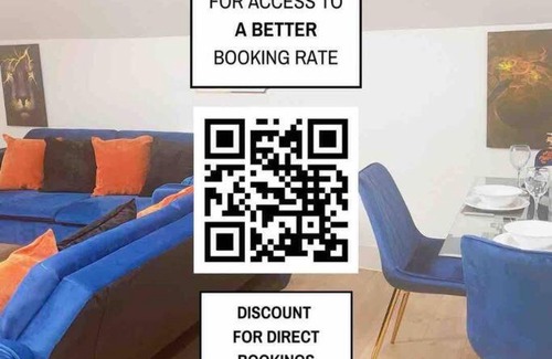 Grays Apartment | Spacious City Centre Apartment near Lakeside