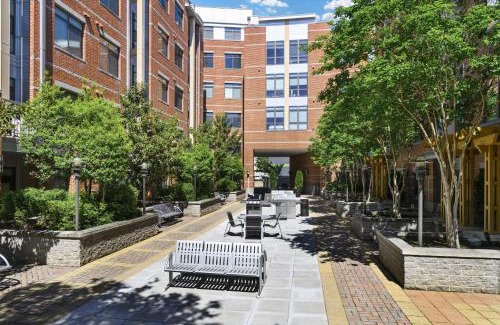 Arlington Apartment | Spacious Comfort Near Downtown Hotspots