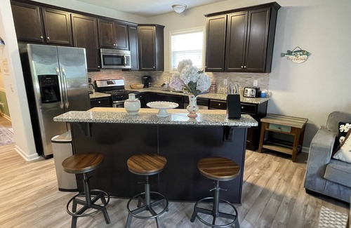 North Camellia Acres Condo | spacious condo close to the beach