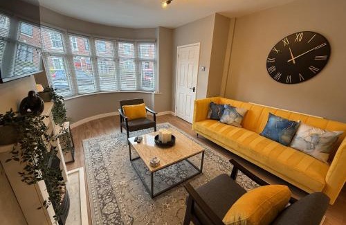 Wyken House | Spacious, Contemporary 2-bed House - Hosted by Hutch Lifestyle