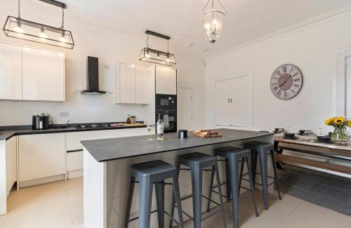 Northway Apartment | Spacious, Cosy Farmhouse with Garden & Hot Tub