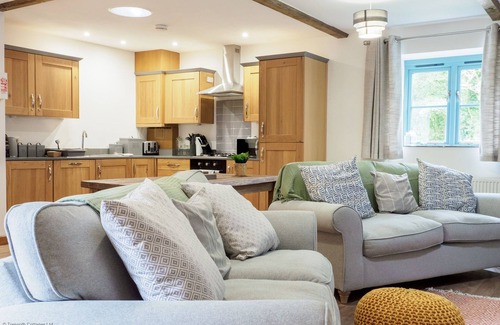 Falmouth Cottage | Spacious cottage, sleeps 6, shared pool/hot tub nr Falmouth/Helford River