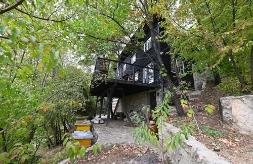 Berzhite Villa | Spacious cottage with great views