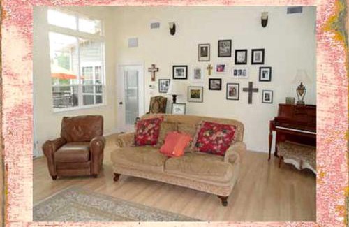 Hunt House | Spacious Cottage with Exquisite Pond and Hill Country Views near Fredericksburg and Kerrville, Texas