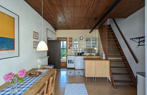 Lurais Cottage | Spacious country house with garden and fireplace near a beach
