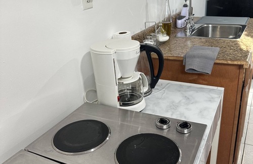 Englewood Apartment | Spacious & Cozy 1st Floor & Basement Apartment 15 min from NYC!