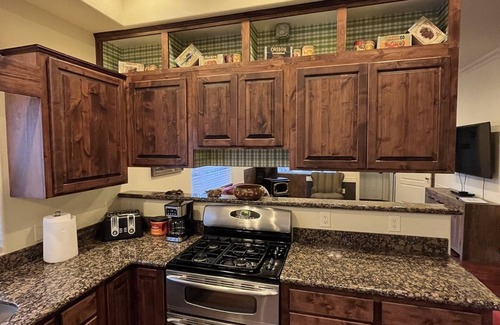 Pinetop House | Spacious & Cozy Cabin – Minutes from Go-Karts, Golf, Trails, Lakes & Family Fun!