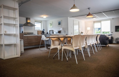 Linde House | Spacious & cozy holiday bungalow "Frank" in wooded area (12 people)