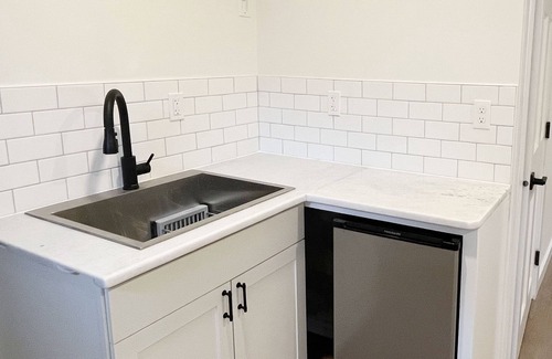 Kingston Apartment | Spacious Cozy Uptown Studio