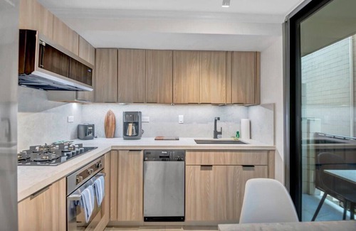 Honolulu Hotel | Spacious Design Studio 3 mins from the beach