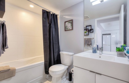 Downtown Toronto Hotel | Spacious Designer Suites in DownTown