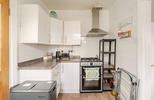 Uxbridge South House | Spacious double BR near Heathrow 3