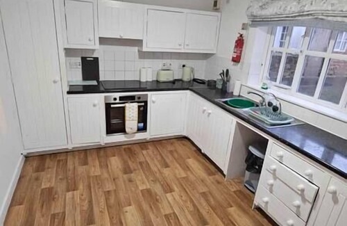 Mynydd Isa Apartment | Spacious Duplex Apartment 5 Bedrooms Kitchen Free Wi-Fi Pet-Friendly