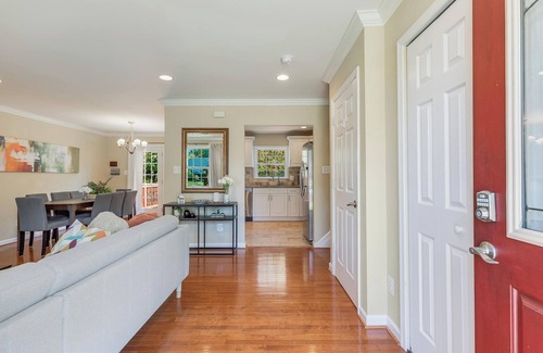 Seabrook House | Spacious Entire Home in delightful Lanham, close to Washington DC
