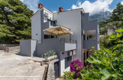 Krvavica Apartment | Spacious Family Apartment Casa Lili